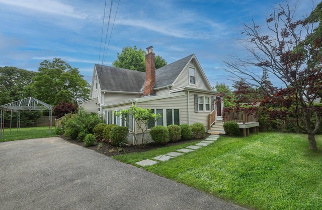 Cheerful 4 Bedroom 2 Bath Southampton Home