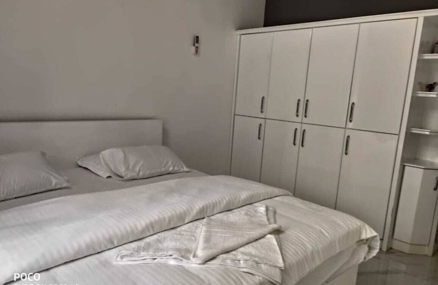 Cheerful 4 Bedroom Villa with Ensuite and Parking