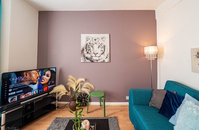 ★Cheerful 4 bedrooms home★ 8 mn to train station