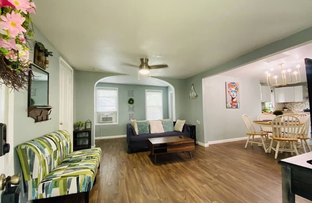 Cheerful Bronson Cutie