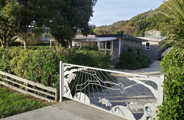 Alegre acogedor Bach en South Bay, Kaikoura