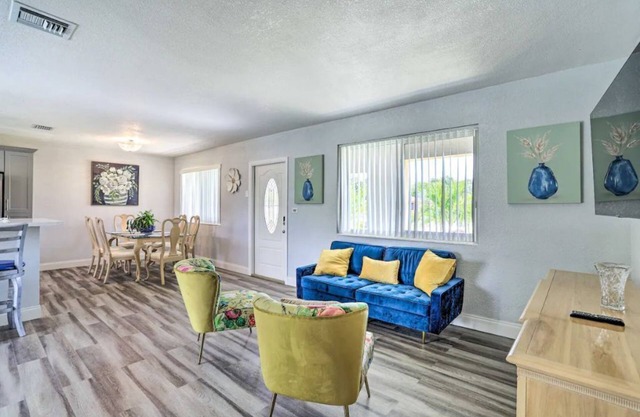 Cheerful Miami Escape w/ Lake Access