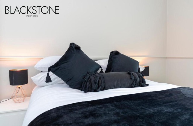 Cheerful one-bedroom house, with on-street parking by BPNE