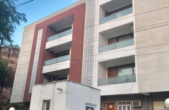 Alegre, amplio apartamento privado en ubicación ★