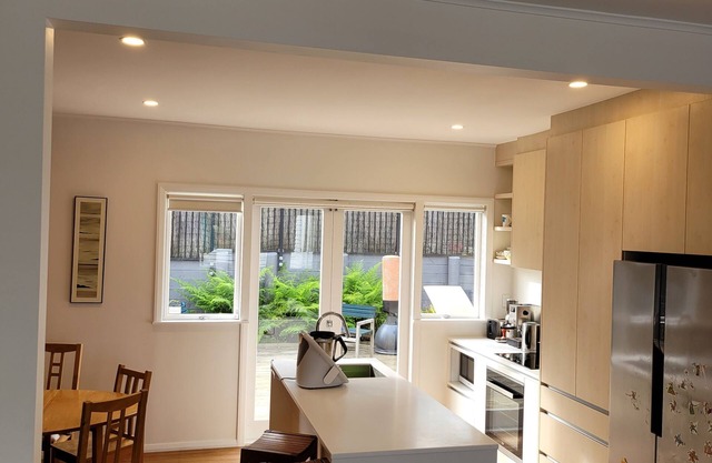 Cheerful sunny house close to waterfront, train, town and OBV
