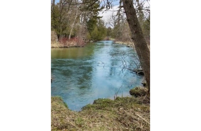 Cheerful three bedroom on beautiful Platte River