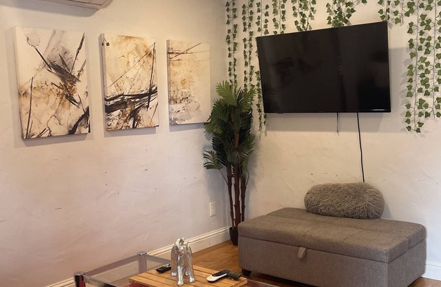 Cheerful Two Bedroom with Parking on Premises