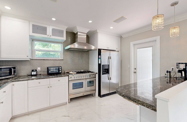 Cheerful retreat near beaches and nightlife with large patio, dog friendly