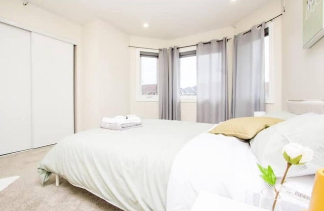 Cheerfull 3-Bedroom Home in Newmarket