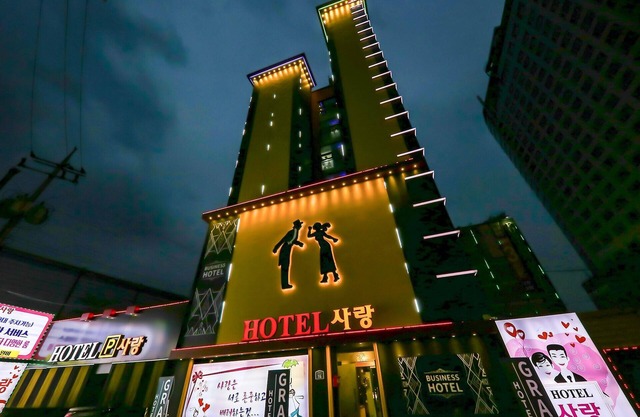 Cheonan Hotel Sarang