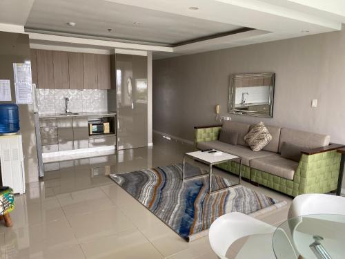 Chequers Suites Subic Bay