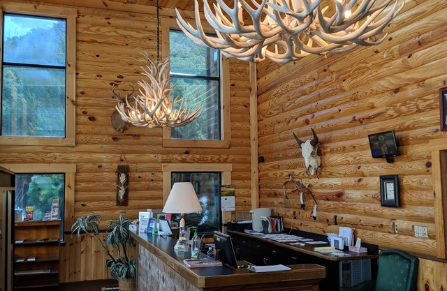 Cherokee Lodge