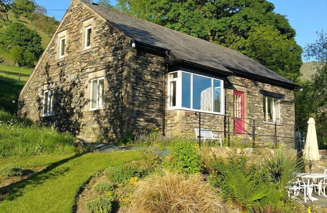 CHERRY GARTH, family friendly, with open fire in Hartsop