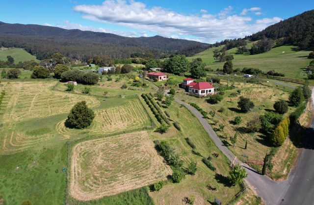 Cherry Top Farmstay - Boutique Eco Village