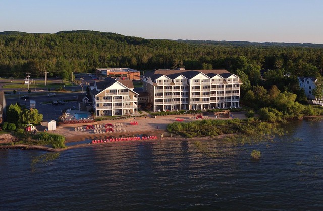 Cherry Tree Inn & Suites