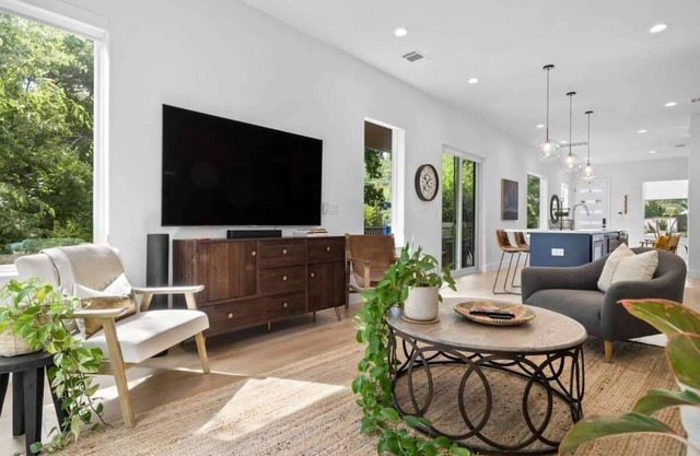 Cherrywood Home - 3 Bedroom|Private Backyard
