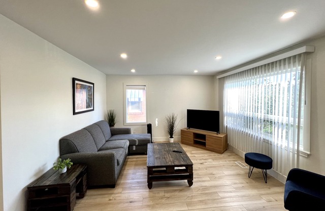 Cheryl Duplex-Upper Level
