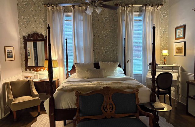 Chesnut Cottage Inn Bed & Breakfast