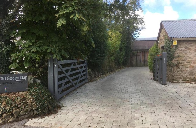 Chestnut,1 bedroom loft apartment with wood burner