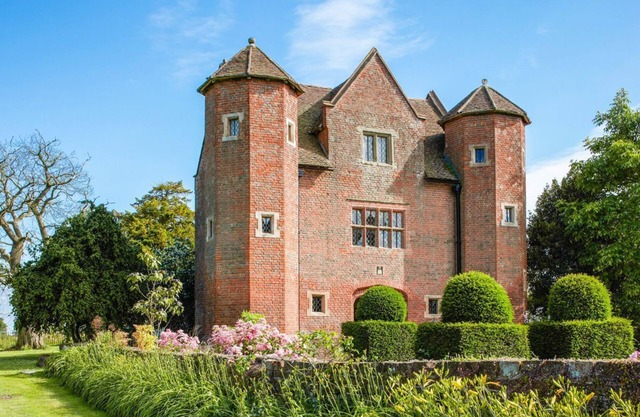 Chevaliers Gatehouse