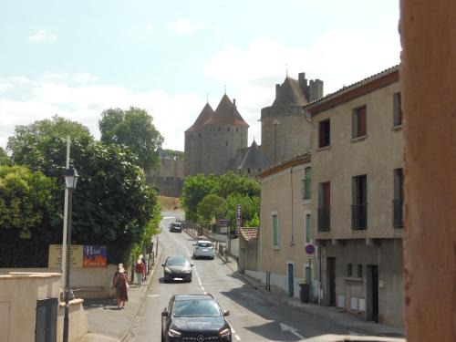 Chez Jérôme, au pied de la cité médiévale