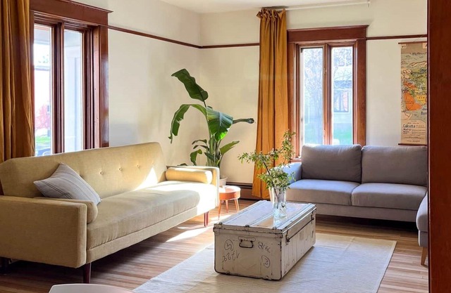 Chez Léo by Maison Dudley