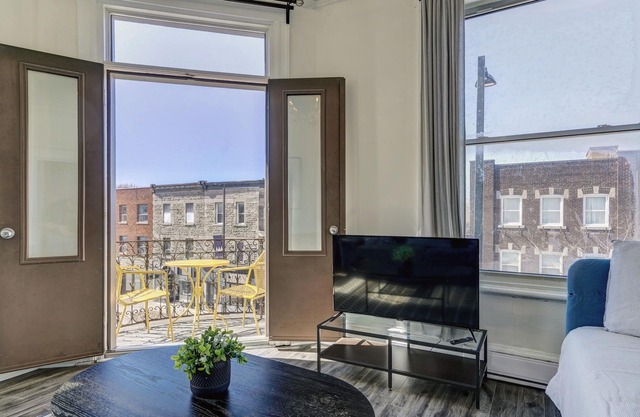 Chez Mont Royal Apartments