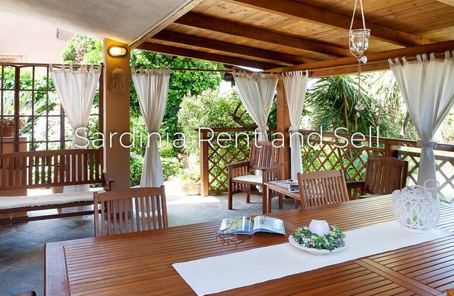Chia, a 100 metros del mar, 4 plazas, aire acondicionado, patio, terraza.