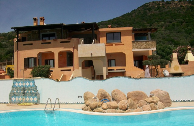 Casa CHIA en la villa con impresionantes vistas al mar ya la piscina, jardín wi-