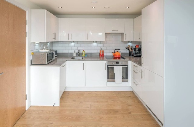 Chic 1 Bedroom Apartment with view of Shard