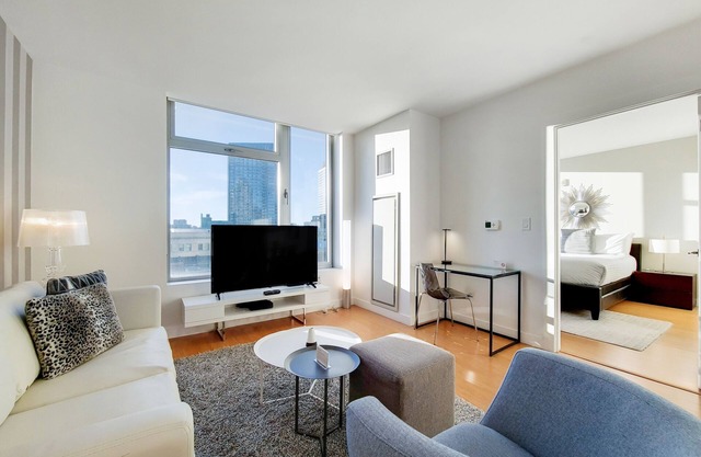 Chic 1 bed in Financial District