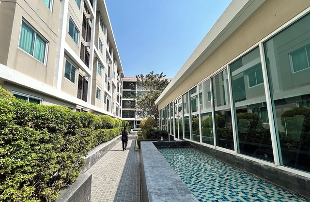 Chic 1-bedroom apartment with WiFi, fitness room in charming Tambon Khlong Song