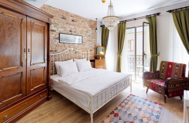 Chic 1-bedroom hotel with WiFi and AC in welcoming Istanbul