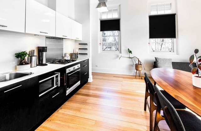 Chic 1BR Apartment in Peaceful Parkville