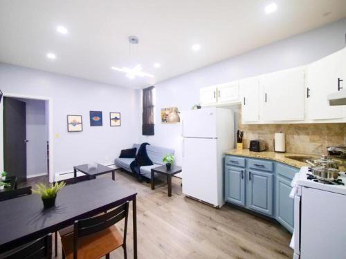Chic 1BR Apartment with Easy Access to NYC