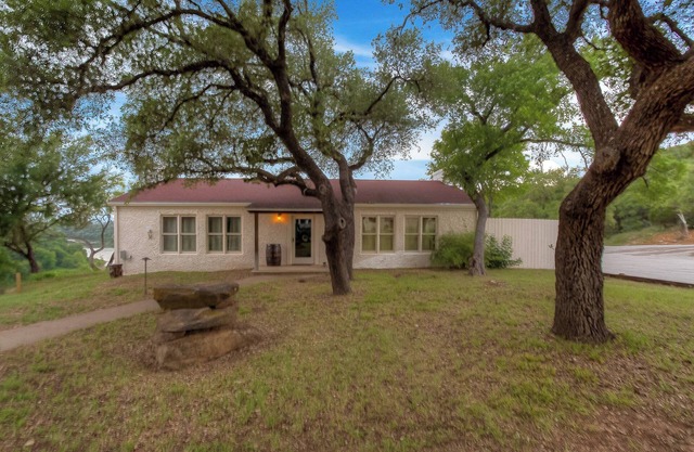 Chic 2,200 Sq. Ft. Riverfront Casita Sleeps 8 Stunning Views + Rustic Charm