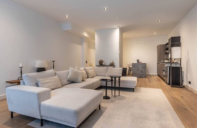Chic 2-Bedroom Apartment in De Pijp Centrum | Walk to Museums, Cafés & Markets