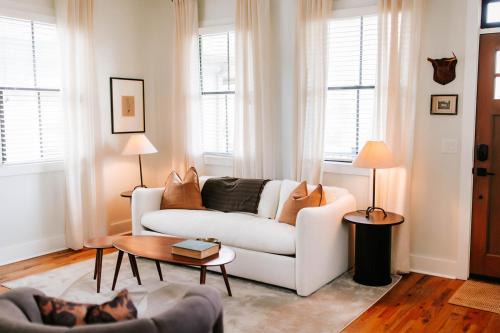 Chic 2br Cabin D By Mhm Luxury Properties