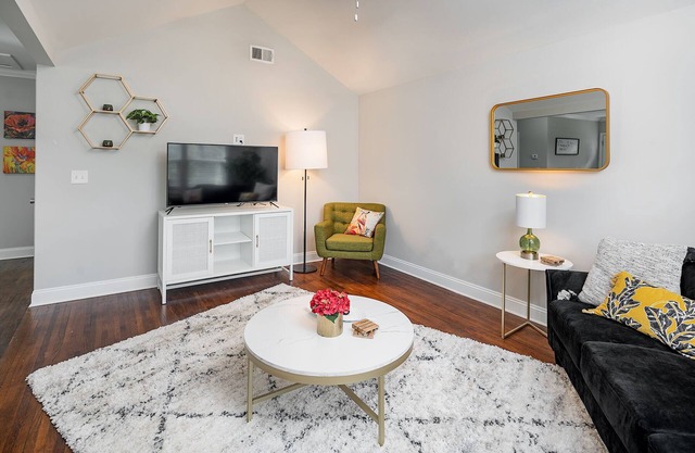 Chic 2BR Duplex ★Close to NoDa, Uptown, Light Rail