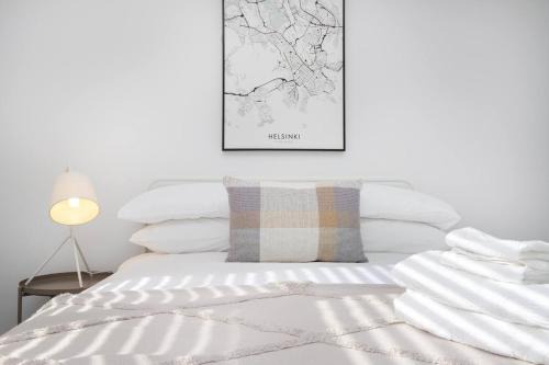 Chic 2BR Home with Backyard - Steps from Queen Vic Market
