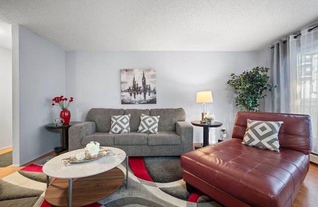 CHIC 2BR | Near Keyano College | Free Parking