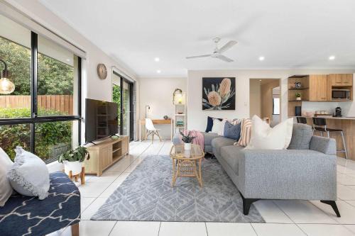 Chic 3-Bedroom Duplex, air-con, pet friendly