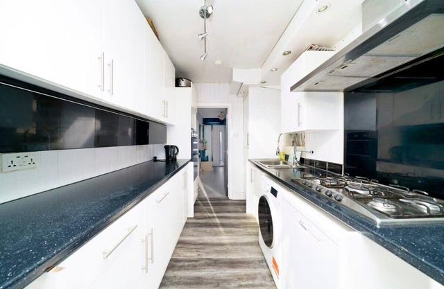 Chic 4-BR Home with Ensuite Bath and Free Parking