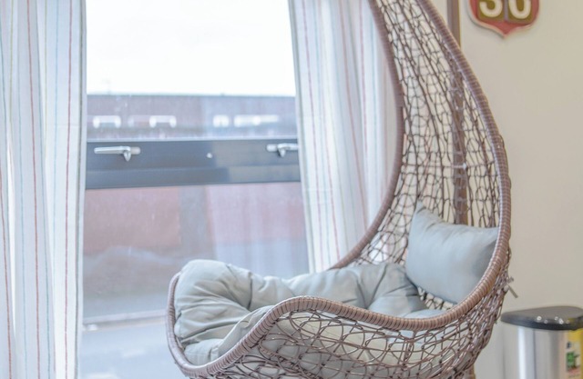 Chic and Cheerful pad in Sheffield City