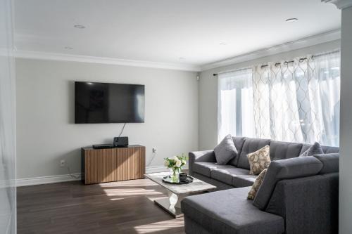 Chic and Cozy 5 Bedroom House