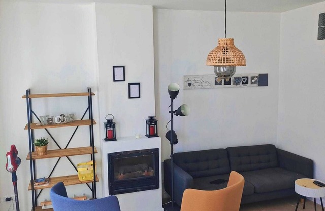 Chic And Modern Apt 5 Min From The Beach