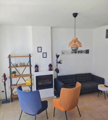 Chic And Modern Apt 5 Min From The Beach