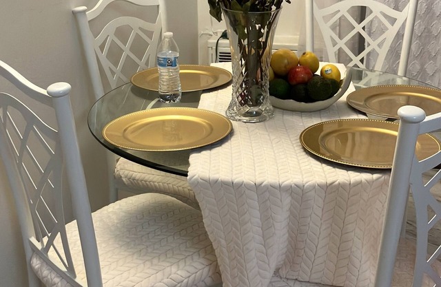 Chic apartment in vibrant Brooklyn with fitness room, WiFi, AC