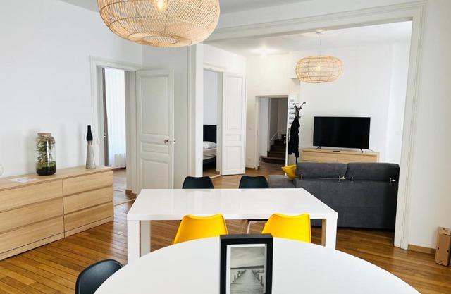 CHIC Appartement Type 4/Parking Privé