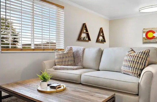 Chic Apt 15min to Dwntwn Denver!